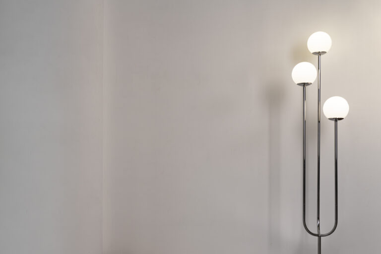 Smart Lights vs Traditional Lighting: Cost Analysis and Feature Comparison